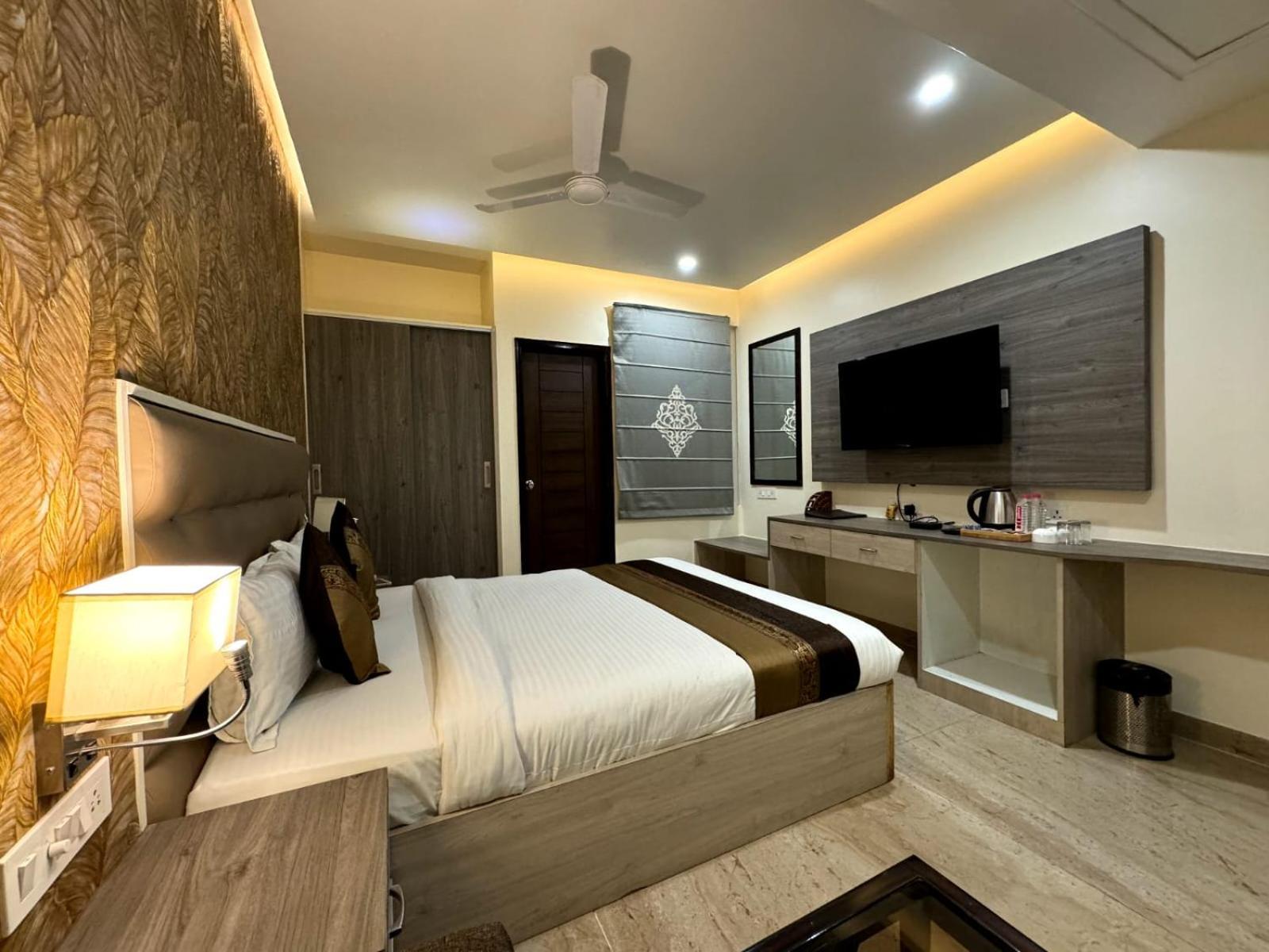 Hotel River Rhythm Assi Ghat Варанаси Екстериор снимка